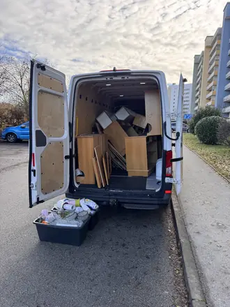 Entrümpelung in Kaufbeuren: beladener Transporter