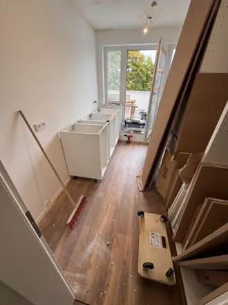 IKEA-Küche während der Montage
