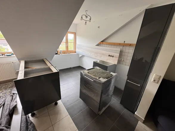 Küchenmontage in Weitnau: Beginn des Aufbaus